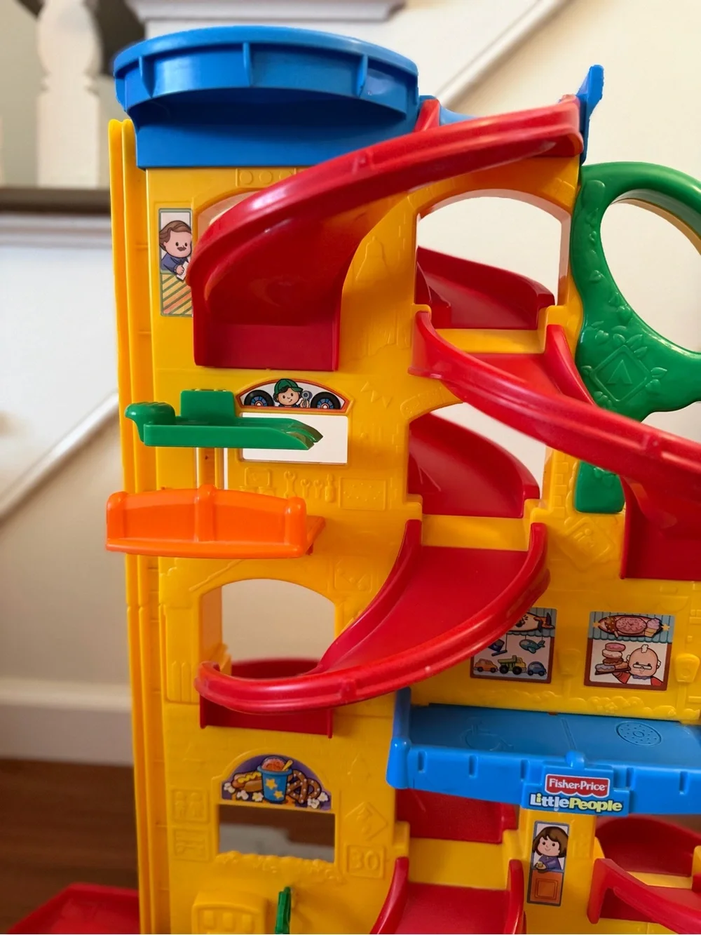 Fisher Price Little People Wheelies Stand 'n Play Rampway Garage Track 2009